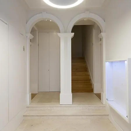 巴喜夏泰拉克欧拉瑞斯泳池公寓